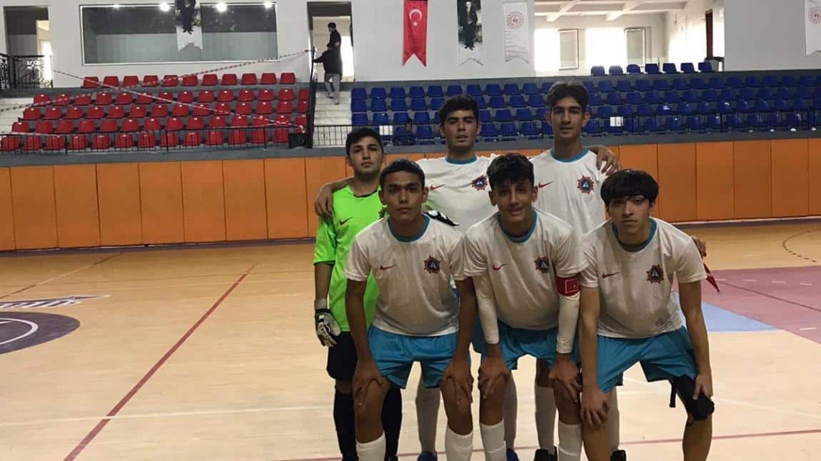 Okulumuzun Futsal takımının başarısını tebrik ederiz
