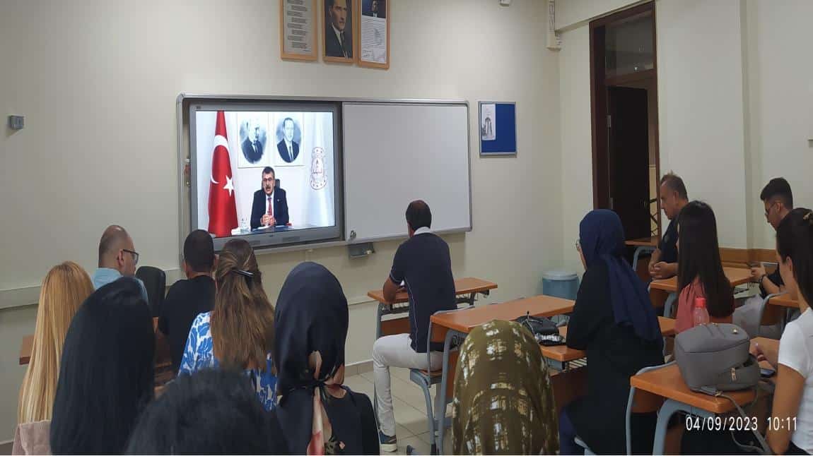 Millî Eğitim Bakanı Sn.Yusuf TEKİN 'in 2023/2024 eğitim ve öğretim yılı dönemi açılış konuşması ile seminer dönemi başladı.
